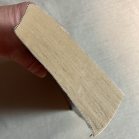 📚2/$6  The Girl on the Train - Picture 5 of 12